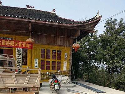 ����������